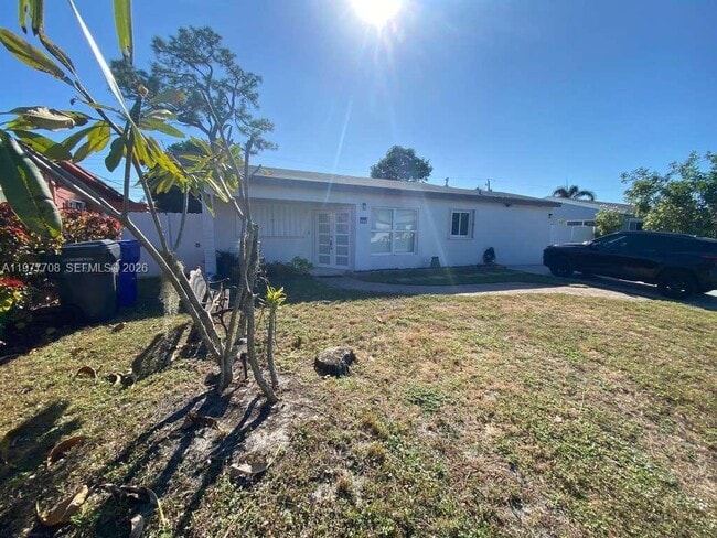 Building Photo - 7110 Hope St