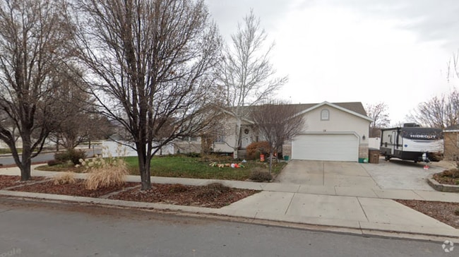 Building Photo - 114 Sweet Berry Dr