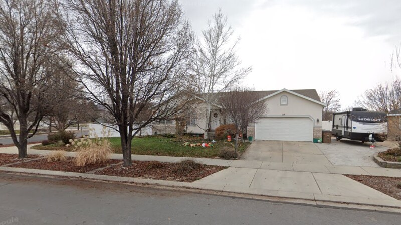 Primary Photo - 114 Sweet Berry Dr