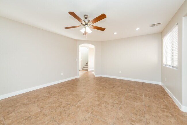 Foto del edificio - 10385 Adrianna Ave