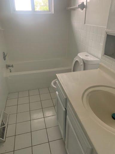 4871 Banbury Ct Warrensville Heights, OH 44128