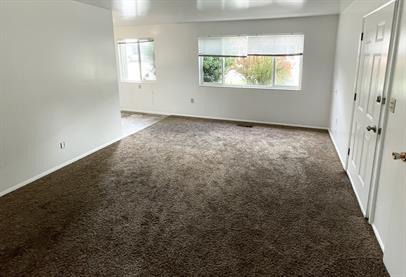 Building Photo - 549 Stringham Ave