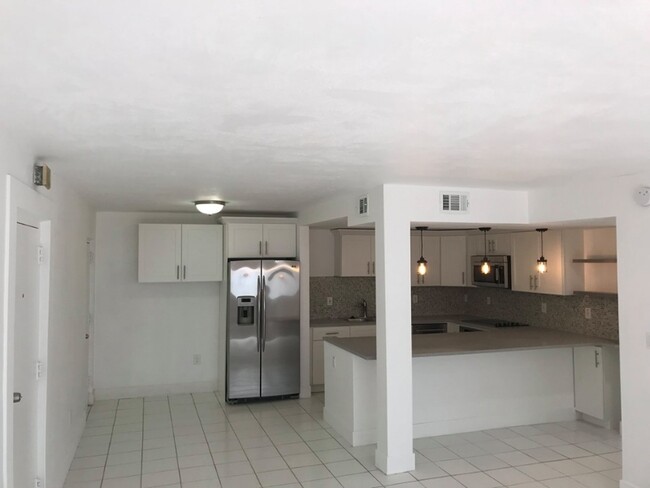 Building Photo - 10804 SW 88th St