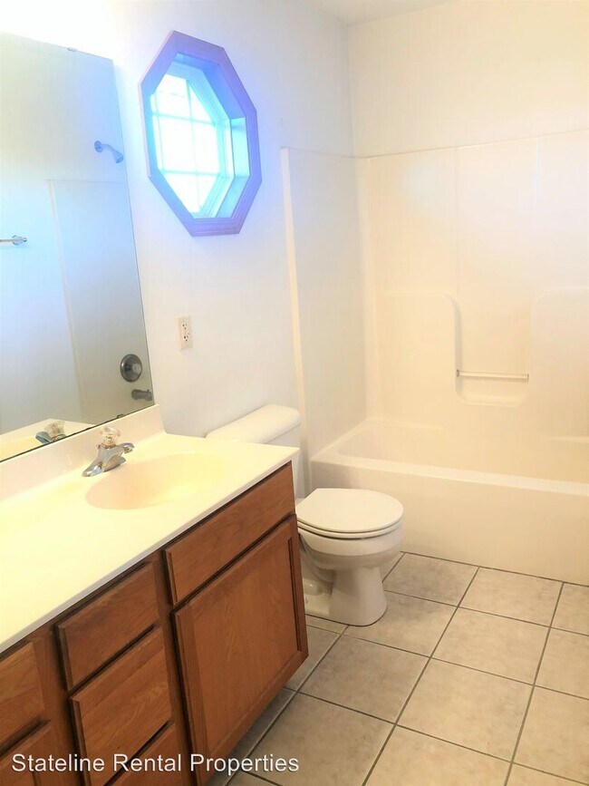 Building Photo - 3 br, 1.5 bath House - 4104 Fallen Oak Dr