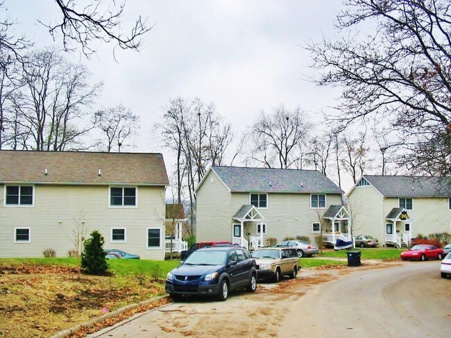 Primary Photo - 210-232 Brookridge Ct
