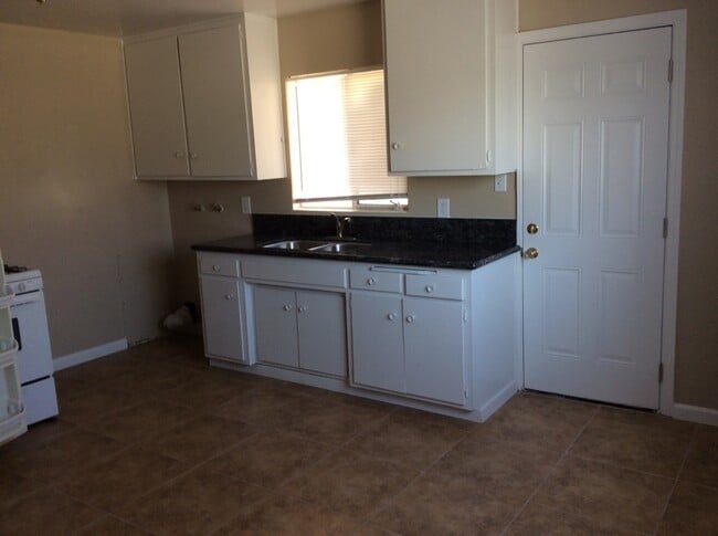 Building Photo - 2114 Brundage Ln