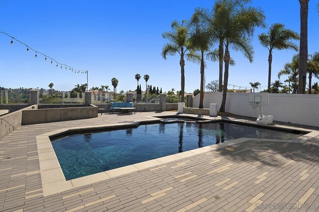 Building Photo - 376 Canyon Ridge Dr