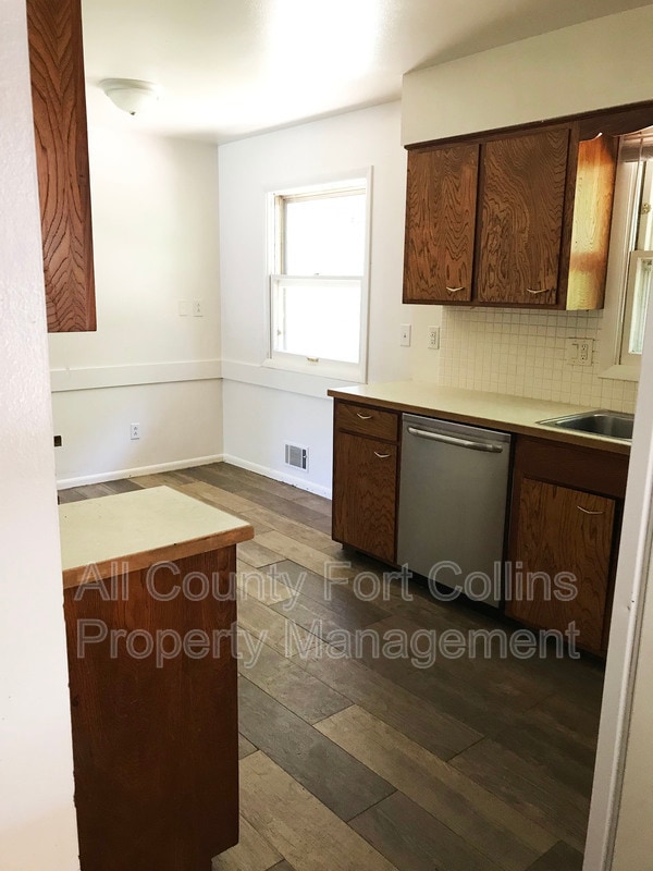 Building Photo - 1516 Brentwood Dr