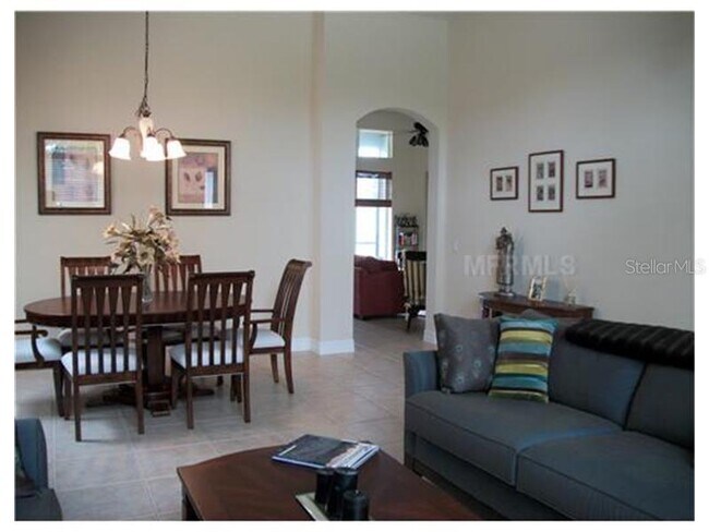 Foto del edificio - 1355 Misty Glen Ln