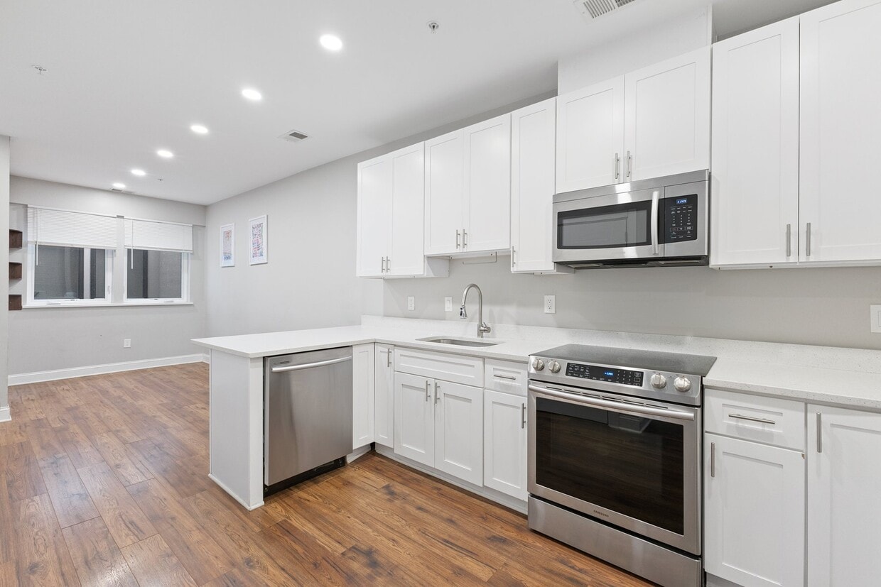 Photo - 3301 Georgia Ave NW (Washington, DC)