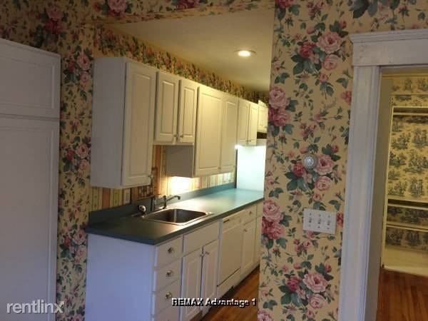 Building Photo - 2 br, 1 bath Apartment - 20 Reeves St