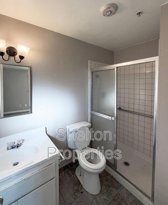 Building Photo - 6301 W Earll Dr