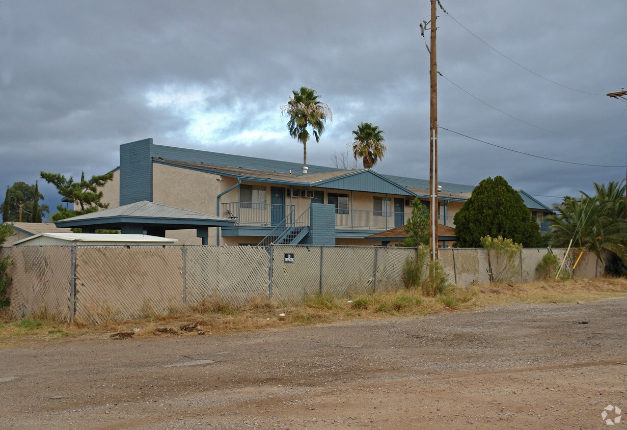 Building Photo - Winstel Terrace Apartments
