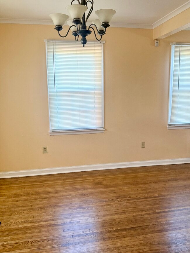 Building Photo - 4634 Amboy Rd