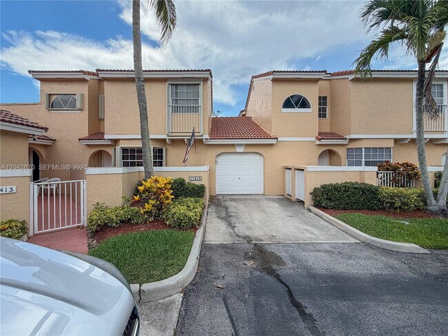 Foto del edificio - 11415 Lakeview Dr