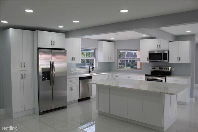 Foto del edificio - 4 br, 2 bath House - 10402 NW 39th Pl