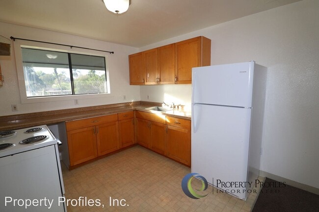 Building Photo - 14 Lakeview Cir