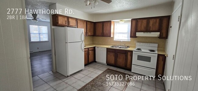 Building Photo - 2BD/1BA Duplex