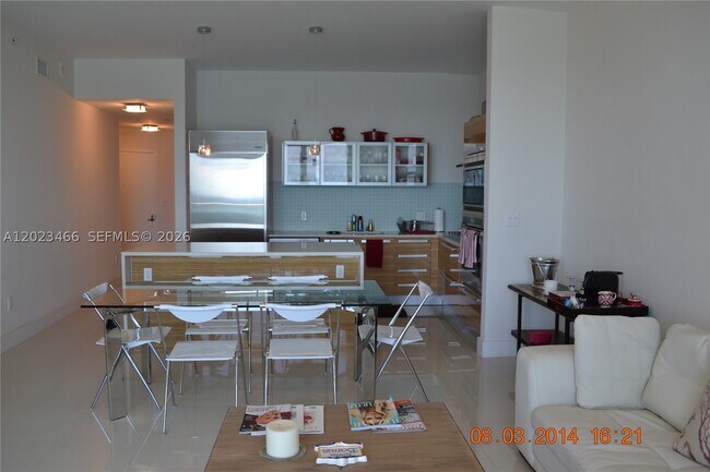 Foto del edificio - 2020 N Bayshore Dr