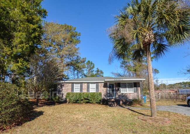 Building Photo - 3360 Brenda Drive