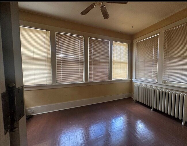 Foto del edificio - 3415 Parkview Ave
