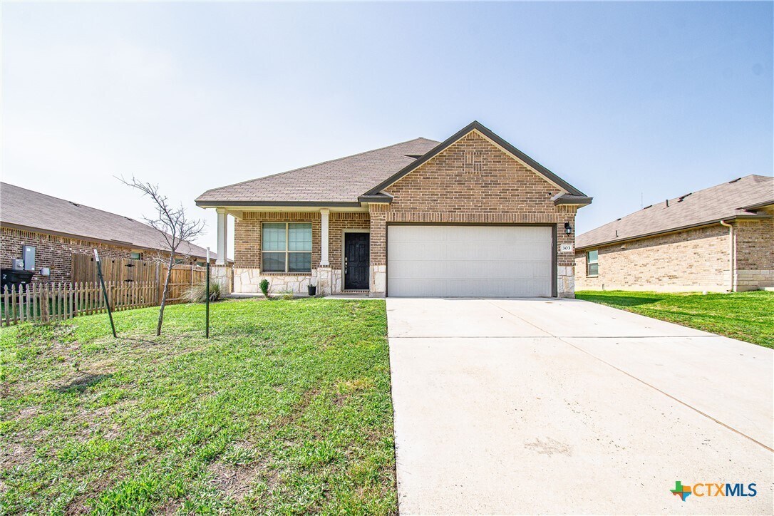 Foto principal - 303 Danielle Dr