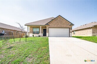 Building Photo - 303 Danielle Dr