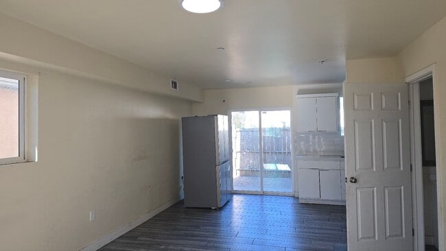 Foto del edificio - 84(1019E)