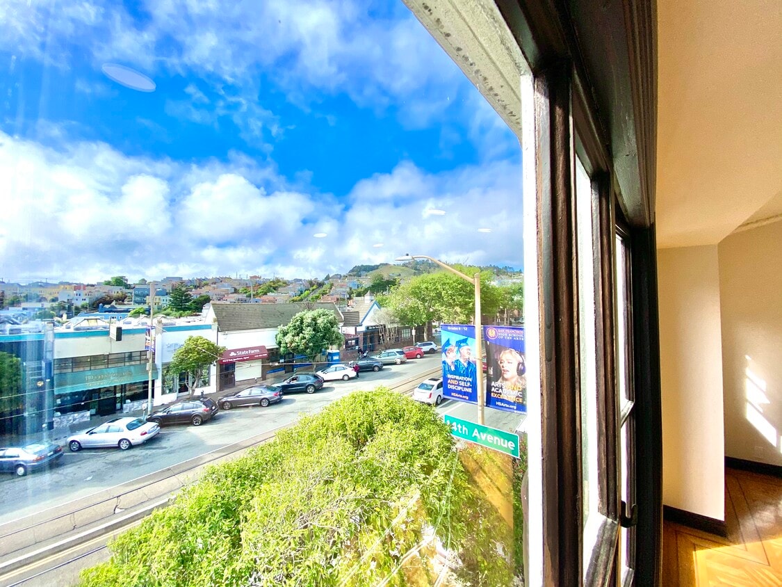 Primary Photo - 327 W Portal Ave