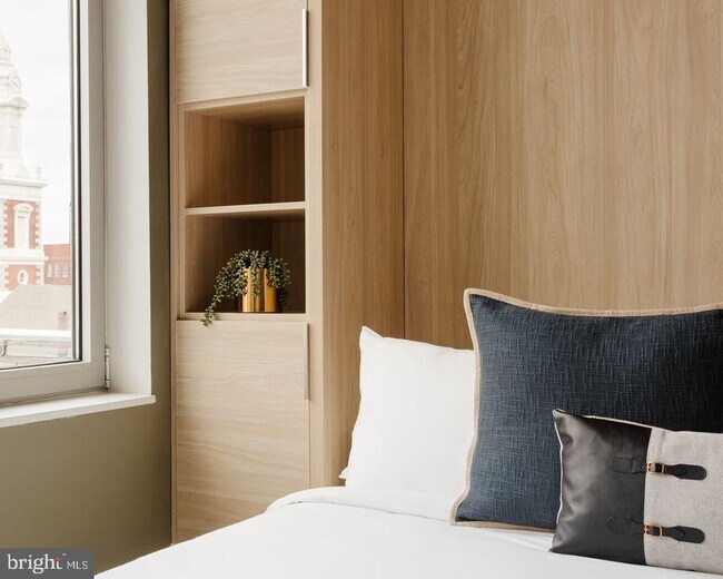 Building Photo - 313 Race St