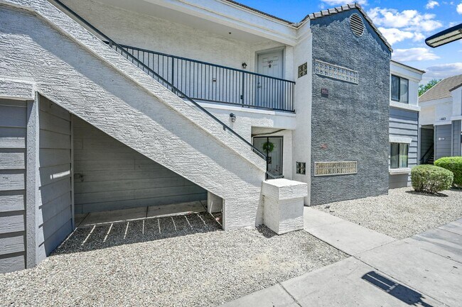 Building Photo - 3065 N 67th Ave