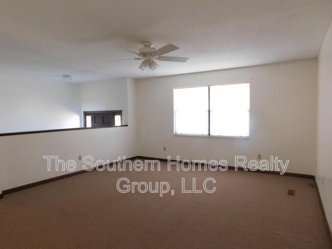 Foto del edificio - 2214 Niles Ferry Rd