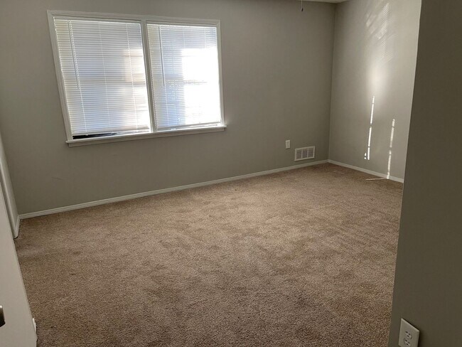 Building Photo - Beautifully Remodeled 3-Bedroom, 2-Bath Ho...