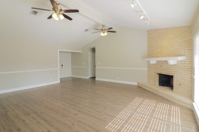 Foto del edificio - 9622 Bay Vw Dr