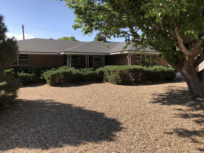 Building Photo - 4 br, 2 bath House - 700 Cobean