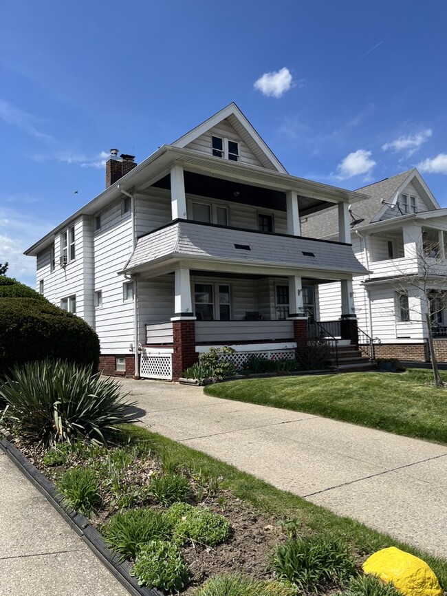 Building Photo - 2054 Bunts Rd