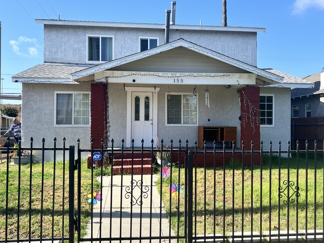 Building Photo - 155 W 118th St