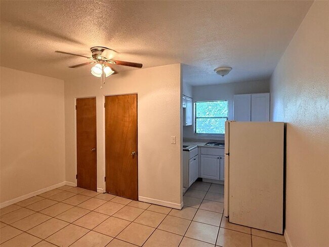 Foto del edificio - 2404 10th St W