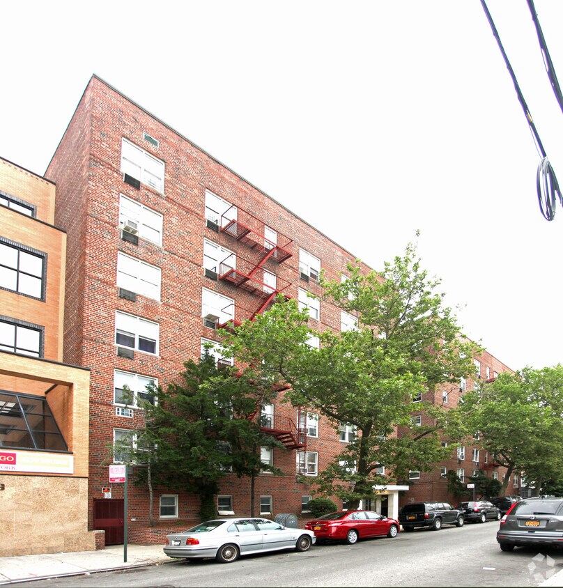 Main Photo - 1745 E 12th St
