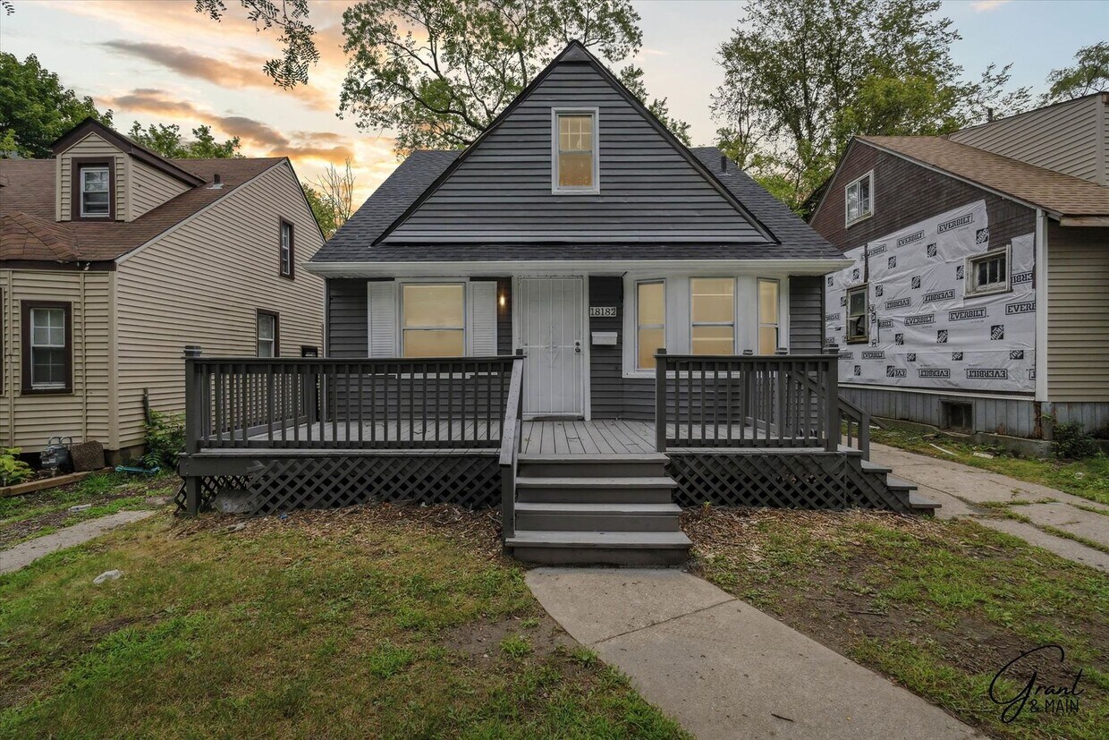 Primary Photo - $1,300/month - 3 Bed 1 Bath Single Family ...