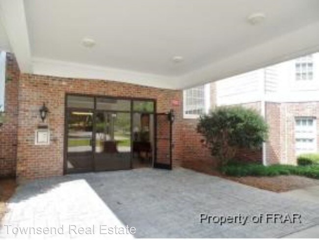 Foto del edificio - 324 Glenburney Dr