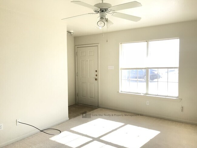 Building Photo - 400 Brittney Way, Apt C