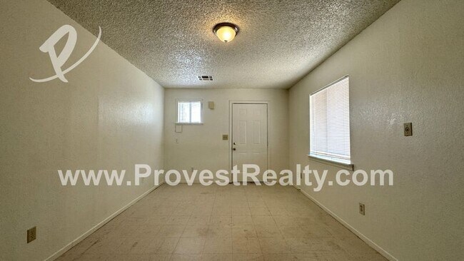 Foto del edificio - 13193 Begonia Rd