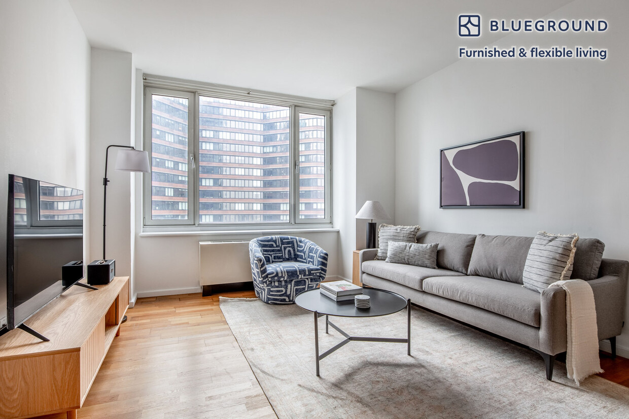 Foto principal - 635 W 42nd St