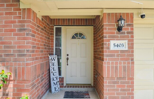 Building Photo - 5403 Palo Duro Dr