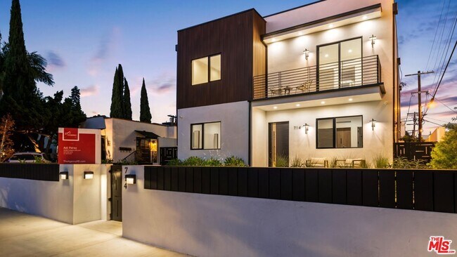 Building Photo - 714 N La Jolla Ave