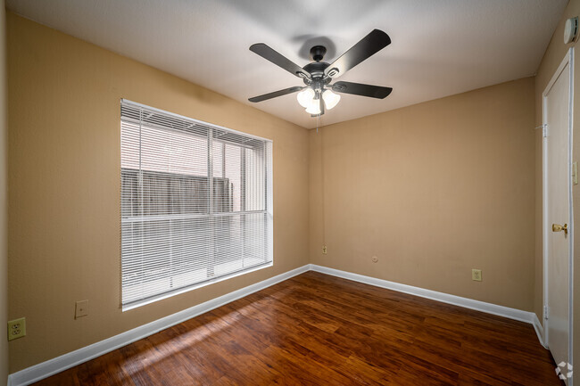 1BR, 1BA - 507SF - Walnut Terrace Apartments