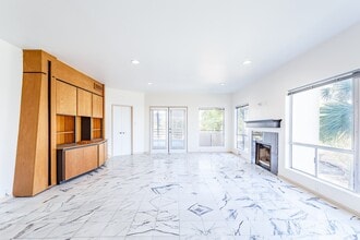 Building Photo - 1302 Marina Bay Dr