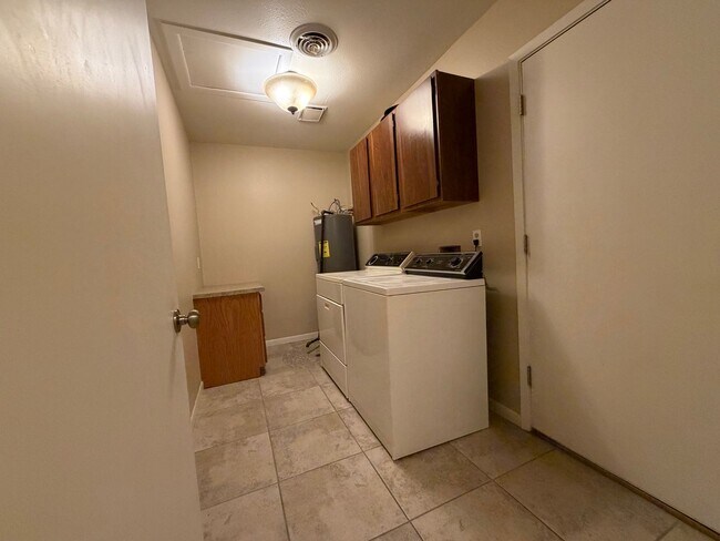 Foto del edificio - 1014 Plaza Del Sol