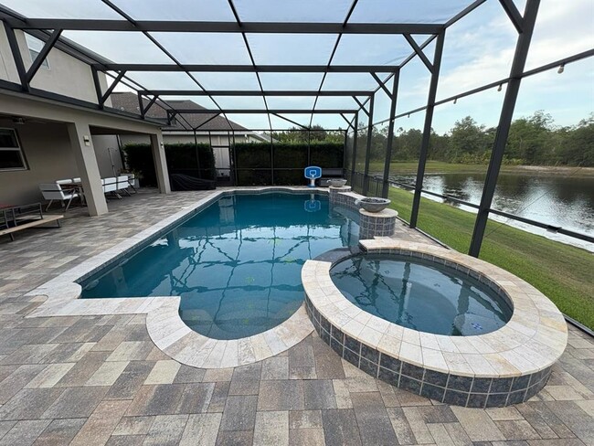 Building Photo - 10342 Lovegrass Ln